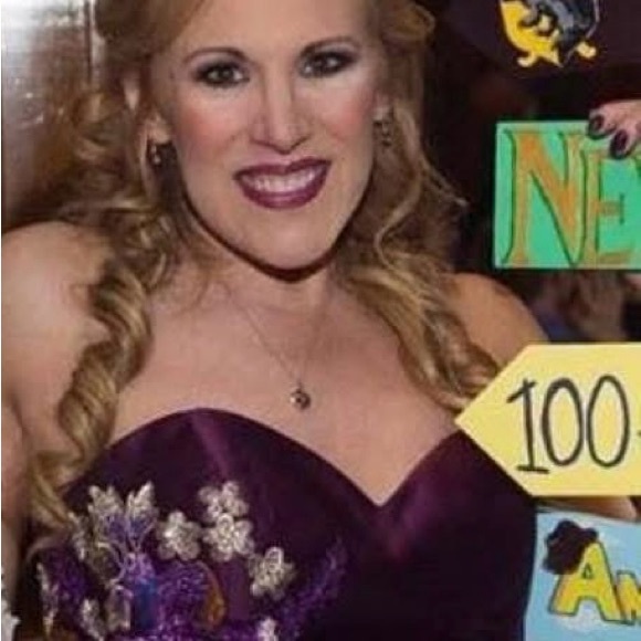 Women’s formal gown - Picture 13 of 13